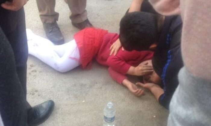 SÜRÜCÜ ÇOCUKLARA ÇARPIP KAÇTI