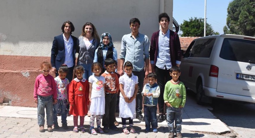 GENÇ BAŞKANDAN ÖĞRENCİLERE DESTEK
