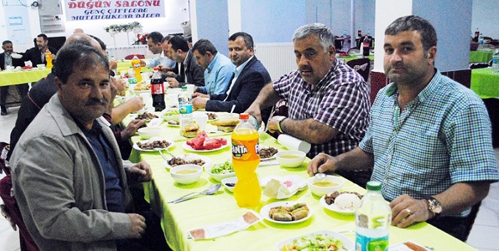 ESNAF ODASI ÜYELERİ İFTARDA BULUŞTU