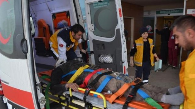 İŞÇİ ASANSÖR BOŞLUĞUNA DÜŞTÜ
