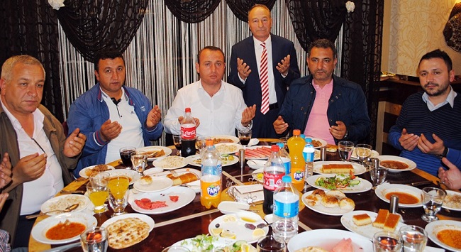 ELEKTRİK VE SU TESİSATÇI ESNAFI İFTARDA BULUŞTU