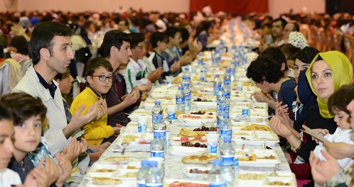 4 BİN ÇOCUK GÖNÜL SOFRASINDA BULUŞTU