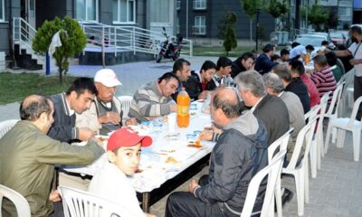 KOMŞULAR İFTAR YEMEĞİNDE BULUŞTU