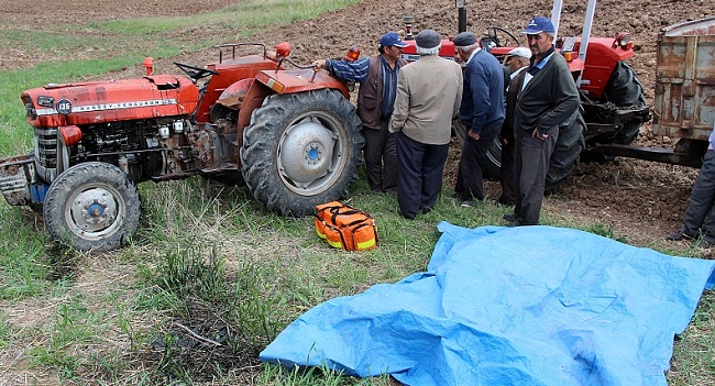 TRAKTÖRÜN ALTINDA KALARAK CAN VERDİ