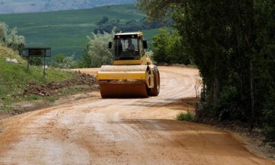 KÖY YOLLARI ASFALTLANIYOR