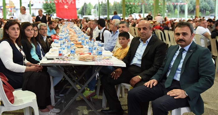 MİMARSİNAN’DA 5 BİN KİŞİLİK İFTAR
