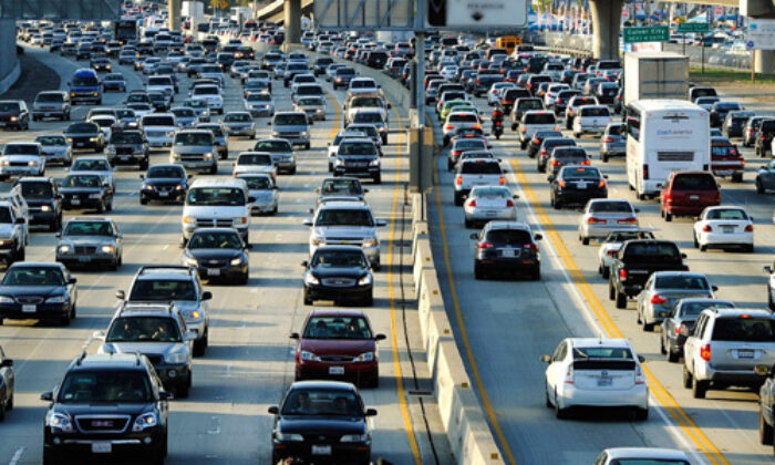 TRAFİĞE KAYITLI ARAÇ SAYISI ARTTI