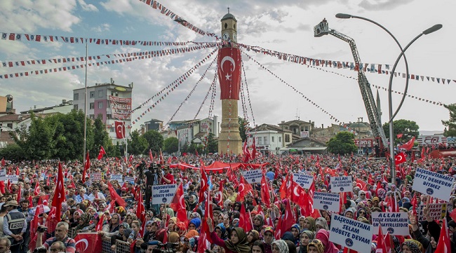 DEMOKRASİ NÖBETLERİNE ÜCRETSİZ TAŞIMA