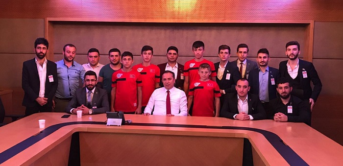 MİLLETVEKİLİ CEYLAN ŞAMPİYONLARI AĞIRLADI