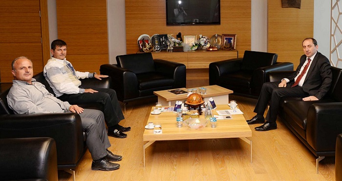 İYC’DEN REKTÖR ALKAN’A ZİYARET