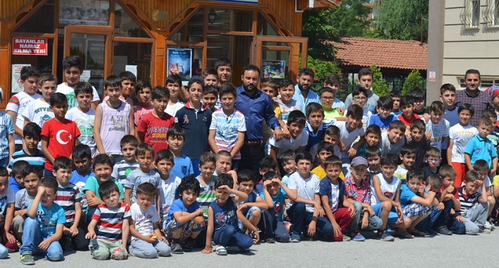 İYC ÇOCUK SESLERİ İLE ŞENLENDİ