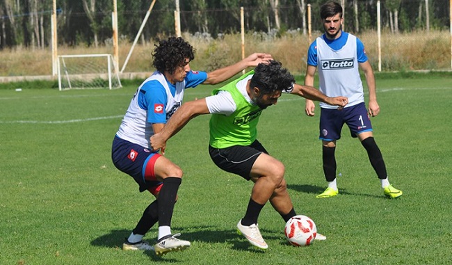 KIRMIZI ŞİMŞEKLER KAMPA GİDİYOR