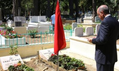 CUMHURBAŞKANI OLÇOK’UN KABRİNİ ZİYARET ETTİ