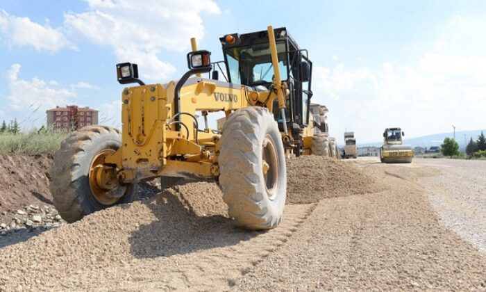 AYARIK BAĞLARINDA YOLLAR GENİŞLİYOR