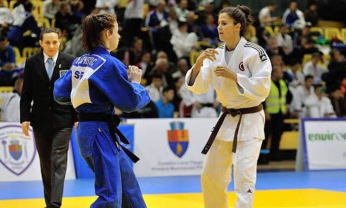 ÇORUMLU MERVE BALKAN İKİNCİSİ OLDU