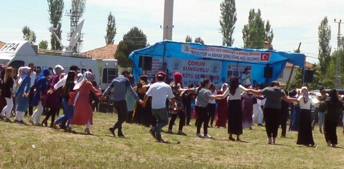İKİZLİ KÖYÜ ŞENLİKTE EĞLENDİ