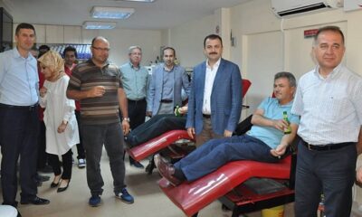 SAĞLIK PERSONELİNDEN KAN BAĞIŞI