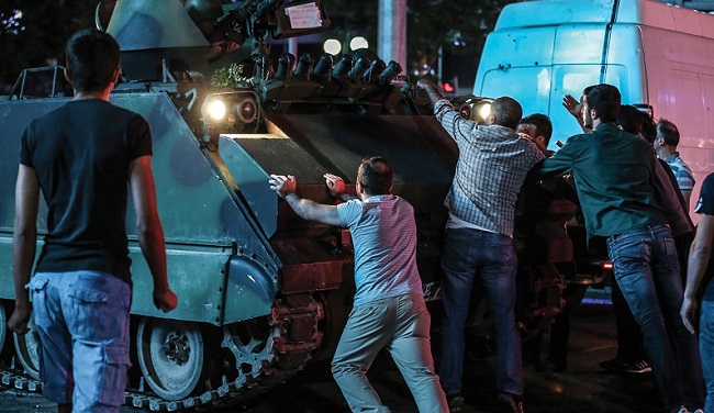 DEMOKRASİ ŞEHİTLERİ SERGİSİ AÇILACAK