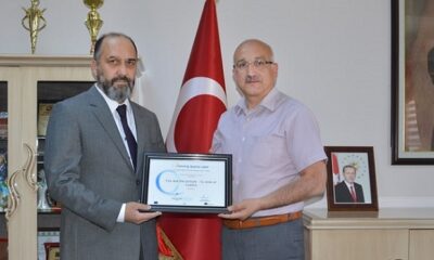 ÇORUMLU ÖĞRETMENE ULUSAL KALİTE ÖDÜLÜ