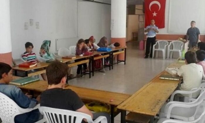 ÖĞRENCİLERE TRAFİK EĞİTİMİ VERİLDİ