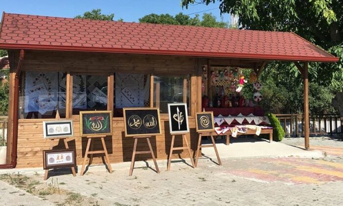 BOGAZKALE’YE YÖRESEL ÜRÜNLER STANDI