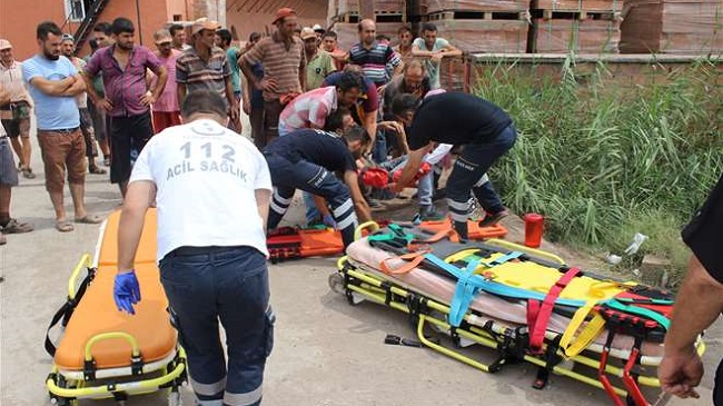 KAMYONET VE TIR ÇARPIŞTI: 2 YARALI