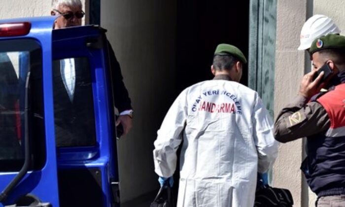 EVİNDE ÖLÜ BULUNDU