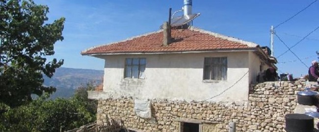 ÇATIDAN DÜŞEN KADIN HAYATINI KAYBETTİ