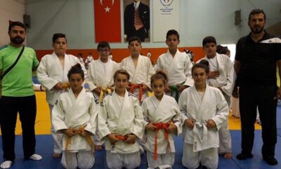 MİNİKLERDE TÜRKİYE BİRİNCİSİ OLDULAR