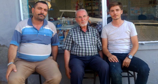 AİLE BOYU BERBERLİK YAPIYORLAR