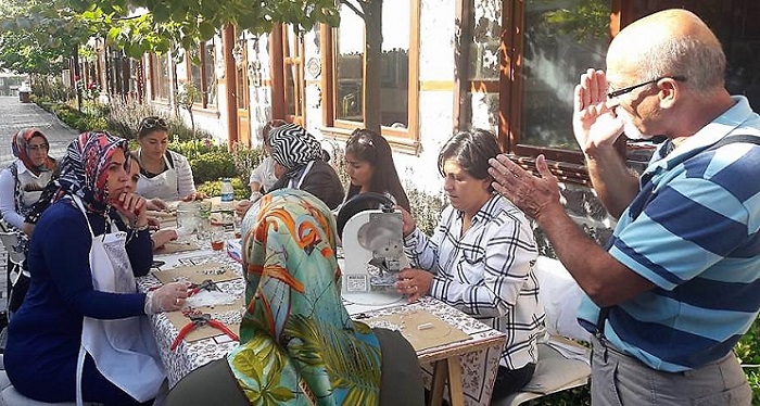 MOZAİK SANATI EĞİTİMİ ALDILAR