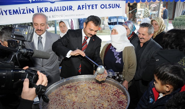 BELEDİYE 6 BÖLGEDE AŞURE DAĞITACAK