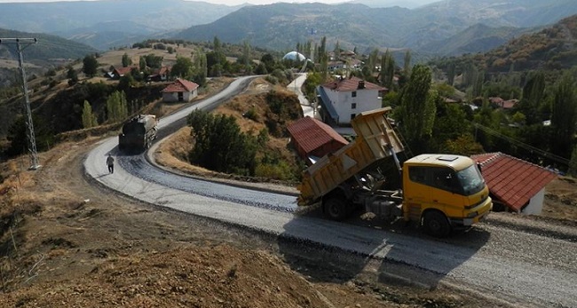 ÖZEL İDARE 104 KÖYÜ ASFALTLADI