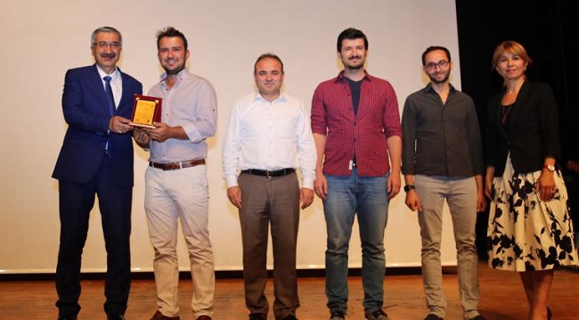 BAŞARILI FOTOĞRAFÇILAR ÖDÜLLENDİRİLDİ