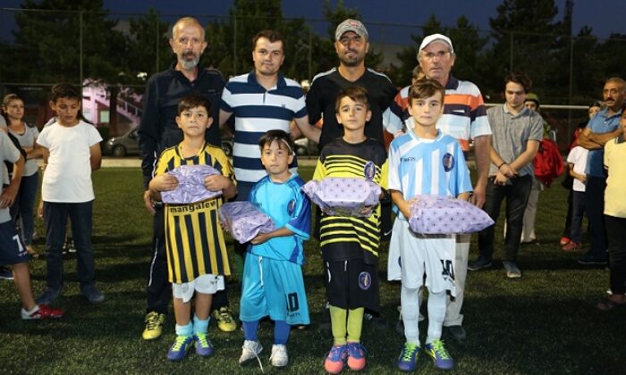 EN MİNİKLER FUTBOL TURNUVASI