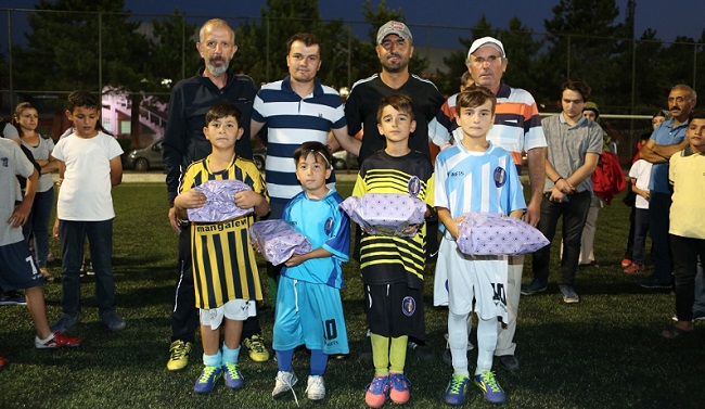 EN MİNİKLER FUTBOL TURNUVASI