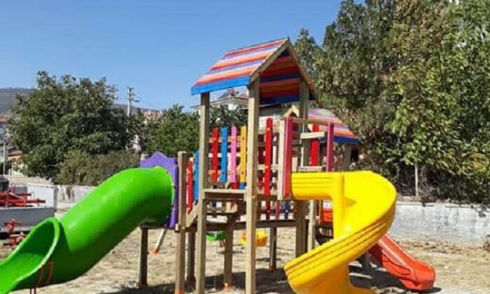 ÇOCUKLAR İÇİN YENİ OYUN PARKI