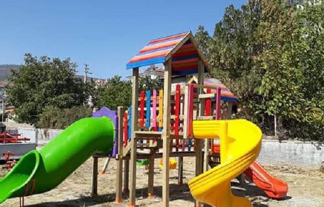ÇOCUKLAR İÇİN YENİ OYUN PARKI