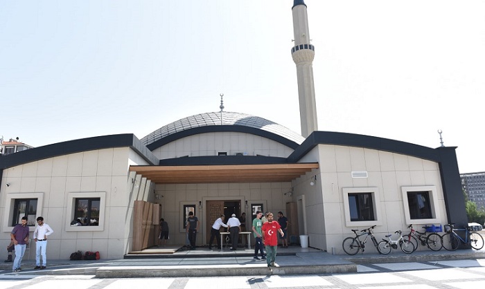 İSMET ÇENESİZ CAMİİ İBADETE AÇILDI