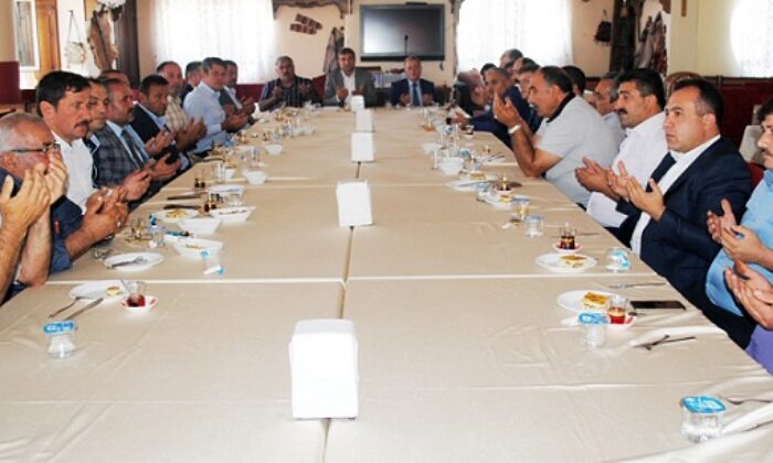 ESNAF, ARAKAN İÇİN DUA ETTİ