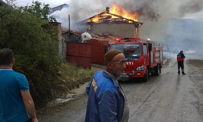 EV YANARAK KULLANILAMAZ HALE GELDİ