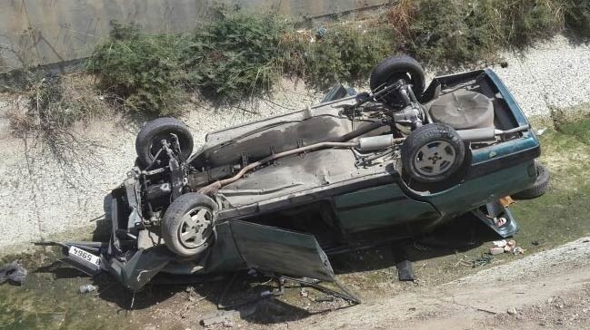 OTOMOBİL SU KANALINA UÇTU: 6 YARALI