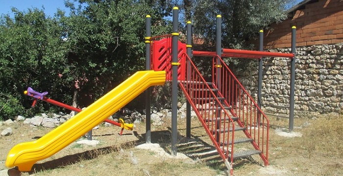 ÖZEL İDARE KÖYLERE PARK YAPTIRDI