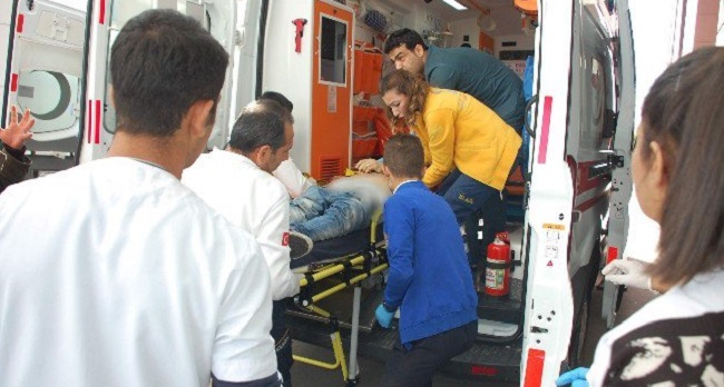 MOTOSİKLET SÜRÜCÜSÜ AĞIR YARALANDI