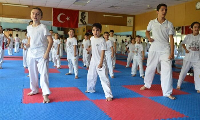 GENÇLİK EĞİTİM SPOR KULÜBÜ KURDULAR