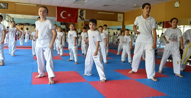 GENÇLİK EĞİTİM SPOR KULÜBÜ KURDULAR