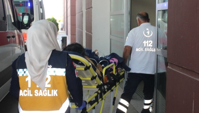 GENÇ KIZ TEMİZLİK İLACINDAN ZEHİRLENDİ