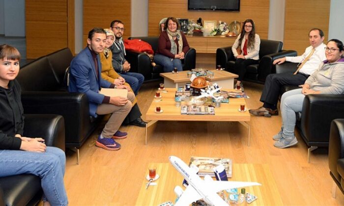 GÖNÜLLÜ ÖĞRENCİLERE ÇAĞRIDA BULUNDULAR