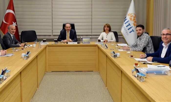 MESLEK YÜKSEKOKULU MÜDÜRLERİNİ DİNLEDİ