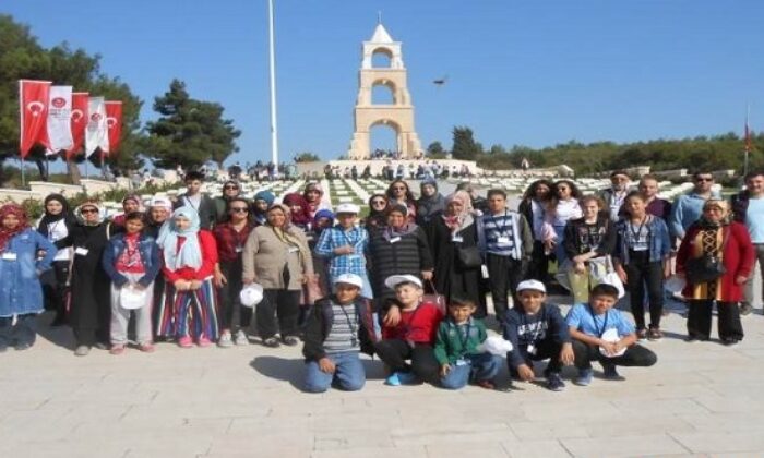 BÜYÜK HAYALLERE KÜÇÜK MUTLULUKLAR